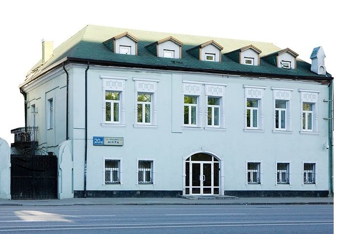 Предлагаем в аренду  3-х этажный особняк класса В, расположен на первой линии домов проспекта Мира.
Престижный торгово-деловой центр Москвы.
Характеристики: железобетонная перекрытия, депозитарий, хранилище, клиентская зона, переговорные комнаты, кассовые узлы, кабинетная система. 
Электричество 50 