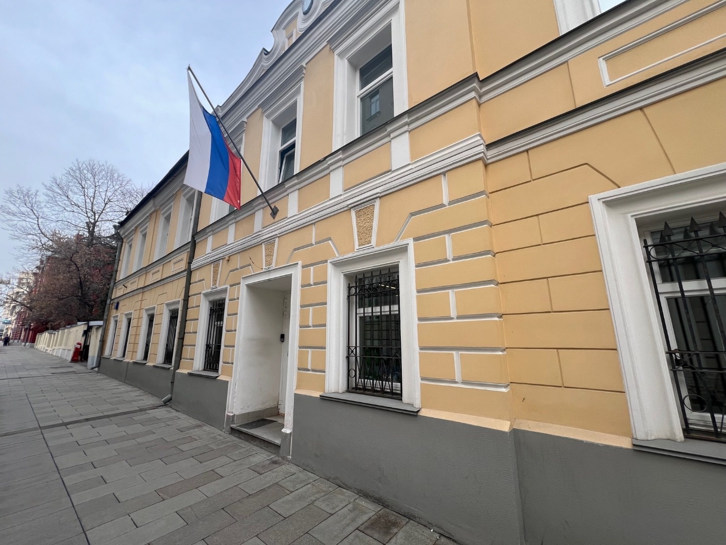 АРЕНДА ОФИСА В ЦЕНТРЕ МОСКВЫ

Адрес: г. Москва, Калашный переулок, д. 12 стр.2

В аренду предлагаются офисные помещения, расположенные в особняке 1870 года. 

Ключевые преимущества: 
Удобная кабинетная планировка, позволяющая комфортно разместить более 50 сотрудников
Приточно-вытяжная вентиляция и ц