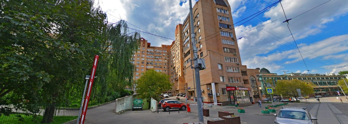 Предлагаем в аренду помещение в 100 метрах от метро “Новослободская”.

Площадь – 489,8 м²; подвальное помещение.

Коммуникации: отопление, электроэнергия, мокрые точки. 

Предоставляются арендные каникулы!

Высота до 3 м.

Стоимость 300 000 руб. в месяц с НДС