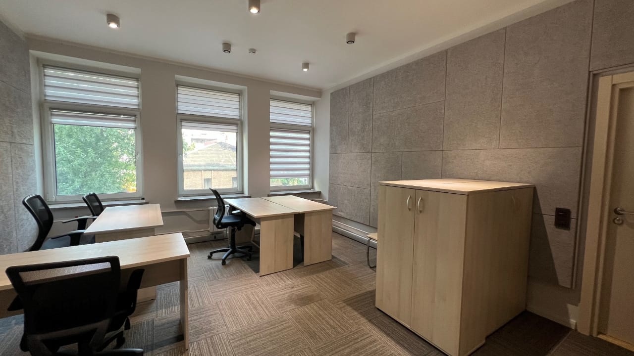 Предлагаем в аренду офис на Цветном.

Общая площадь 128 кв.м.
Качественная дизайнерская отделка.
Помещение расположено на 3-м этаже.
Помещение оборудовано: системой кондиционирования, системой пожарной сигнализации и оповещения о пожаре.
 
 Одно машиноместо в подземной парковке 20 000 рублей в месяц