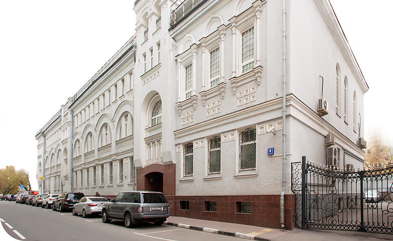 Предлагаем в аренду двух уровневый офис.

Общая площадь 230 кв.м. 
2 этаж. 
Сдается с  мебелью. 
Отделка: за выездом арендатора. 
Смешанная планировка: рецепшен, два санузла, душевая кабина. 
Кондиционирование канального типа (с притоком свежего воздуха). 
Вентиляция: приточно-вытяжная.

Исторически