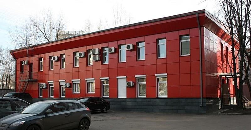 Предлагается здание целиком: 512,9 кв.м. (2 этажа).
Стандартный офисный ремонт..
Установлены кондиционеры.
Мощность 50 кВт. 
Здание на огороженной охраняемой территории. Вход  через проходную.
Арендная ставка: 16 000 руб/м2/год вкл. НДС и эксплуатационные расходы.
Парковка из расчета 1 место на 100 