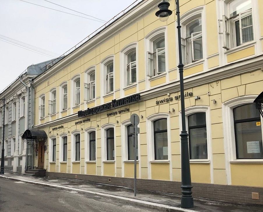 Предлагаем в аренду офисное помещение 465 кв.м. в административном здании.

Офис расположен на 3-ем этаже (мансарда).

Вентиляция и кондиционирование, пожарная сигнализация, круглосуточная охрана. 

Паркинг - городской.

Расположение: Здание расположено в по адресу Всеволожский переулок, дом 2, стро