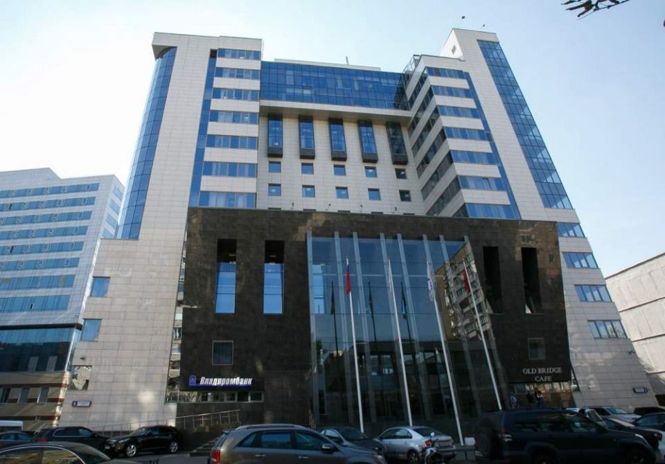 Предлагаем в аренду офис в Бизнес Центре Европа Билдинг класса (А). 

Прямая аренда от собственника. 

Общая площадь 522 кв.м. 
Планировка смешанная: кабинеты, 2 переговорные, 2 архивные комнаты, 2 санузла, ресепшн, кухня, серверная.
3-й этаж.


Здание Бизнес - Центра оборудовано системами приточн