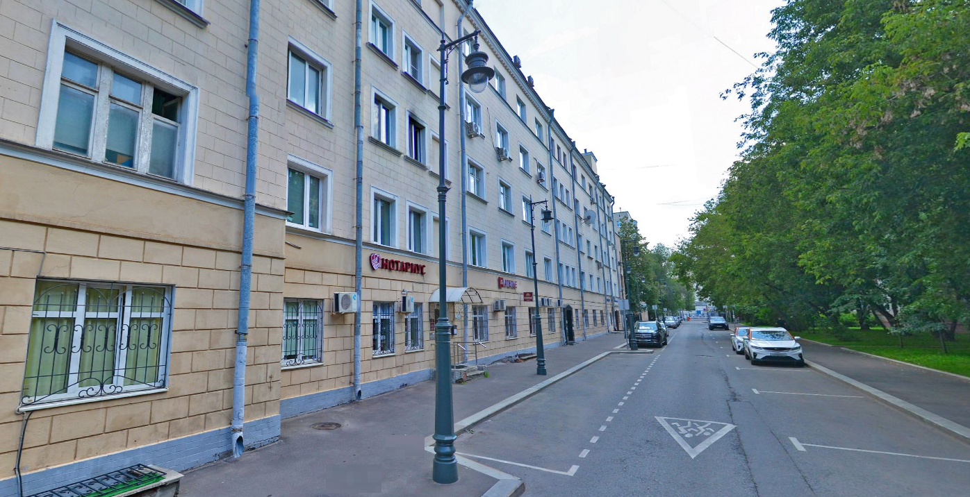 Предлагаем в аренду помещение под офис с отдельным входом.

Планировка рецепшен, 2 кабинета, с/у
Первый этаж 
Общая площадь 74 кв.м.
Стандартная офисная отделка.
Кондиционер (сплит).

Стоимость аренды 200.000 рублей в месяц.УСН. 
В стоимость аренды все включено.

5 минут пешком от метро Октябрьская.