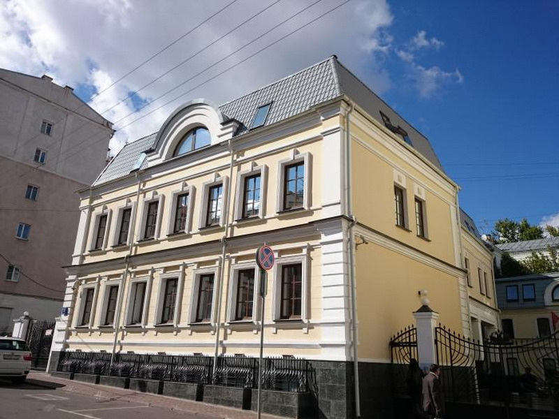 Предлагаем в аренду офисный блок общей площадью 198 кв.м.

Презентабельный БЦ в пешей доступности от ст.м.Курская  

Кондиционирование, офис готов к заезду арендатора.
В арендную ставку все включено, за исключением услуг связи.

Предоставляется юридический адрес 9 ИФНС.
Аренда от собственника.

Удоб