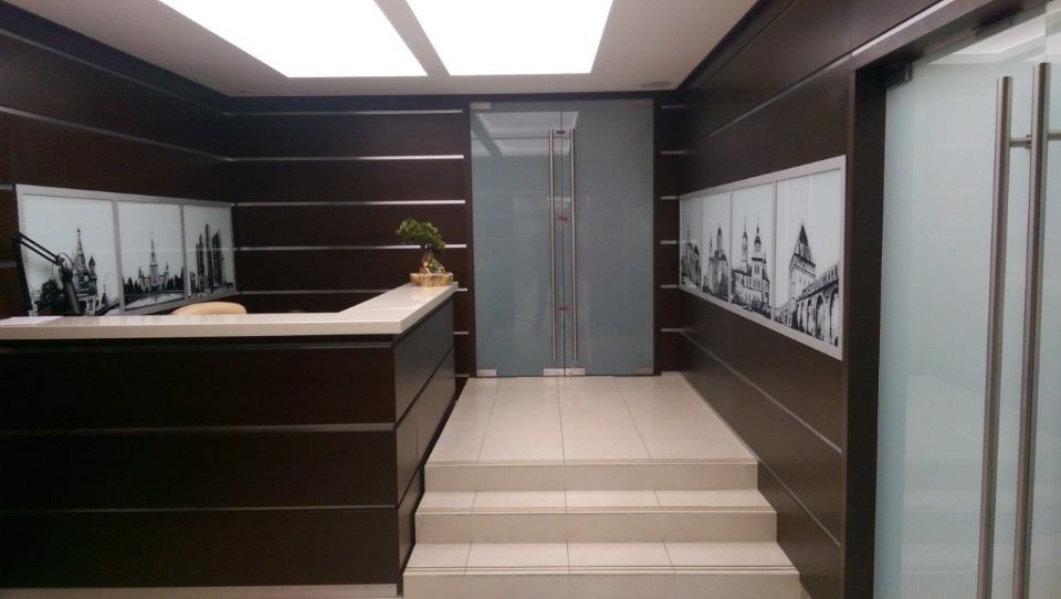 Руслан. Прямая аренда, в БЦ  .офисное помещение 600 м.кв 3 этаж целиком, так же возможно арендовать 450 м  и 150 м .на Территории парковка.охрана . НДС. 24/7.