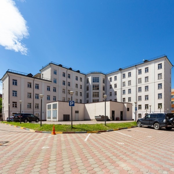 Предлагаем в аренду  особняк общей площадью  4 490 м2.

Расположен на территории бБЦБородино Плаза, в 7-8 минутах пешком от метро Красносельская. 
Шестиэтажный особняк с мансардной крышей расположен в центральном округе Москвы в Красносельском районе. 

С ремонтом!
Презентабельная входная группа.

