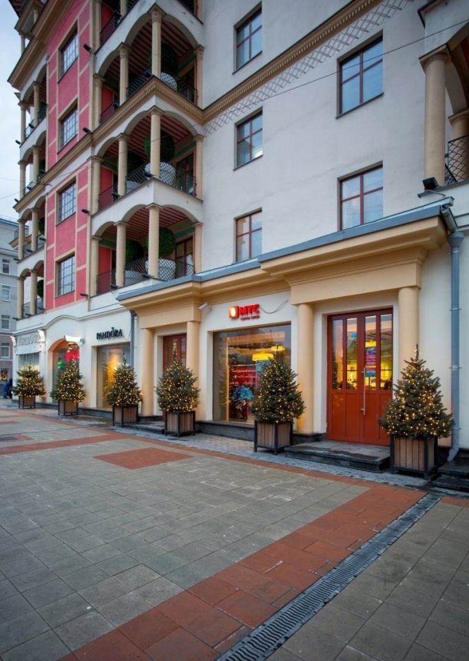 Предлагаем в аренду офис 93 кв.м. в торгово-офисном комплексе Garden Mir класса А. 
Первая линия домов. 
Выполнен высококачественный ремонт. 
Предлагается без мебели. 
Вход в ТЦ в 5 шагах от метро Проспект Мира (кольцевая).  
Установлены все системы и коммуникации. 
Здание работает 24/7. 
Круглосу