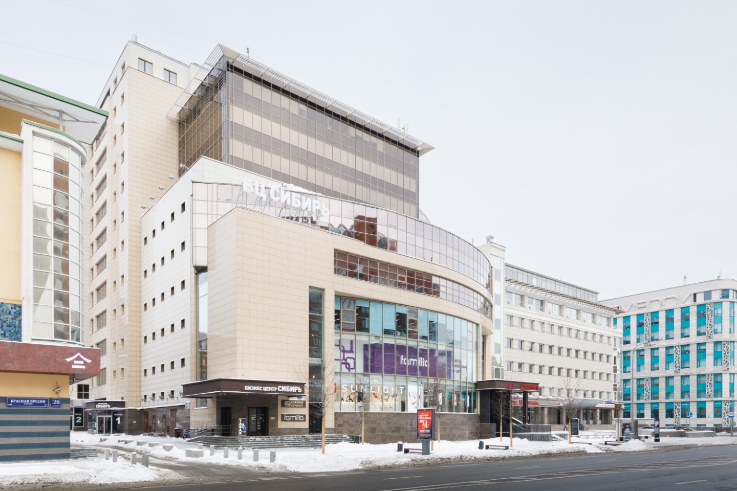 Аренда офисов в БЦ Сибирь 

Общая площадь 283 кв.м.

Планировка: open space, кабинеты.
С отделкой.

Технические параметры бизнес-центра:
Вентиляция: приточно-вытяжная.
Кондиционирование: центральное.
Этажность: 12 эт.
Паркинг: наземный.
Высота потолков: 3,5 м.

Инфраструктура: ресторан Ichiban Bo