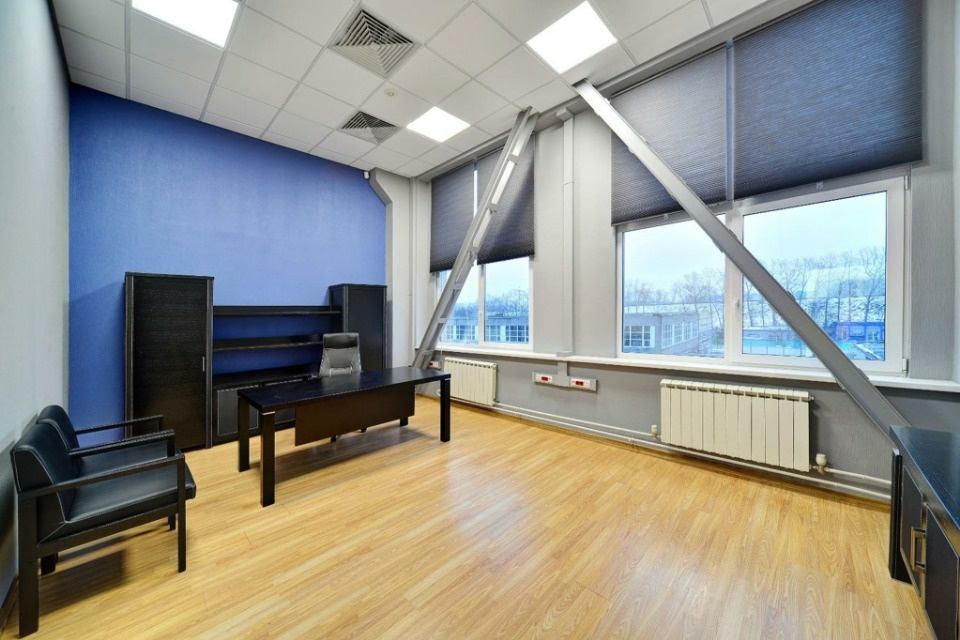 Предлагаем  в аренду офис 620в. м, в Бизнес Центре Лихоборский класс В+. 
Прямой договор аренды , без комиссии и переплат.
4 минуты пешком от метро ВЕРХНИЕ ЛИХОБОРЫ. 8 минут пешком от ст. ОКРУЖНАЯ и МЦК ОКРУЖНАЯ. 
Центральное кондиционирование.
Приточно-вытяжная вентиляция. 
Огороженная территор
