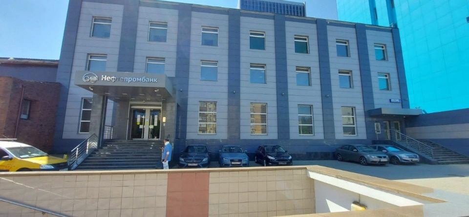 В долгосрочную аренду предлагается полностью меблированное административное здание.

Три минуты ходьбы от станции метро Марьина Роща.
Первая линия Сущёвского Вала.

Три этажа.
Потолки 4 метра.
Планировка смешанная - кабинеты, переговорные комнаты, опенспейсы, зона рецепшен, сан.узлы.
Кабинеты для вы