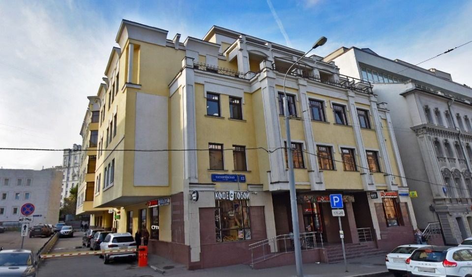 Предлагаем в аренду офис в БЦ класса В+

Общая площадь 1 166,4 кв.м.
Помещение расположено на 4-м этаже . 

Система пожаротушений. 
Кондиционирование  центральное.
Приточно-вытяжная вентиляция. 
Современная система безопасности и контроля доступа в здание, круглосуточная охрана здания. 
Высота потол