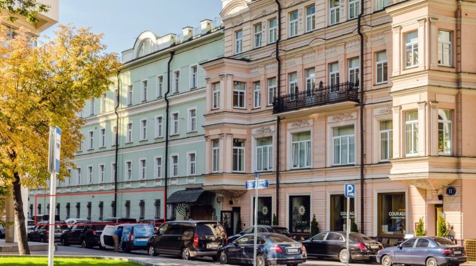 Предлагается в аренду офисное помещение в БЦ класса А.

Общая площадь 132,5 кв.м. 
1-й этаж.
Презентабельная входная группа.
Планировка: 5 кабинетов и кухня.
с/у на этаже.

С отделкой.

Юридический адрес предоставляется.

Стоимость аренды 525 000 рублей в месяц, включая НДС и все коммунальные плат