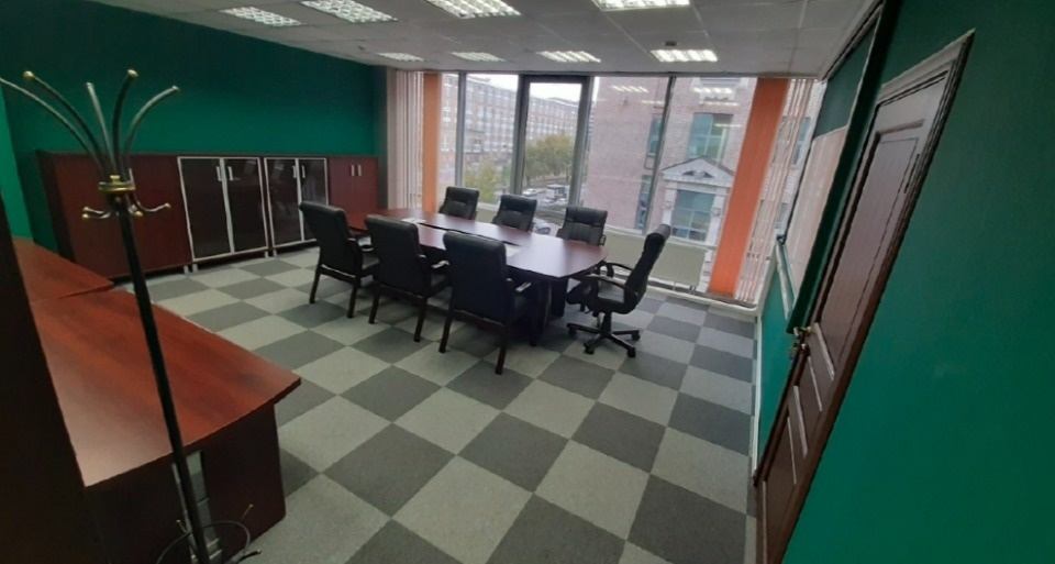 Бизнес центр «Baker Plaza» класса «В»  

Предлагается в аренду офис 424.8 кв.м. на 4 этаже БЦ.

Кабинетная планировка.

В здании организован просторный светлый атриум, в общественных местах выполнена качественная отделка, интерьеры имеют эксклюзивный дизайн. 

Здание оснащено центральной системой пр