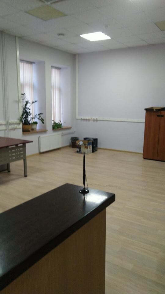 Предлагается в аренду офис 45 на втором этаже.
Опен спейс. 
С ремонтом, мебель по желанию.
Охрана. Пропускная система.
Парковка стихийная, городская.
Арендная ставка: 115 000 р. в месяц, УСН, 
В ставку арендной платы включены коммунальные и эксплуатационные расходы.
