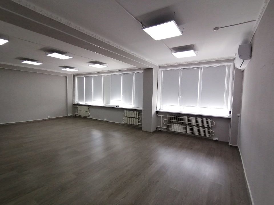 Предлагаем в аренду офис 54 кв.м

Планировка опен спейс.
Кондиционер.
3-этаж. 

Предоплата за первый и последний месяц.

Интернет провайдер: ТОПАДВ и МГТС

Стоимость аренды 108 000 рублей в месяц. УСН

Все ВКЛЮЧЕНО!!

