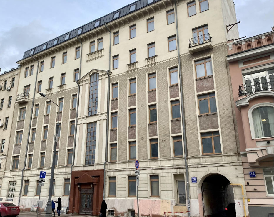 помещение офисного типа 125 кв.м кабинетной планировки.