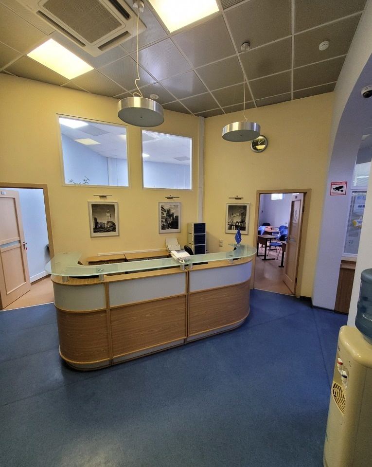 Предлагаем в аренду помещение 363 кв.м. в Бизнес-Центре класса «В». 

Одна минута пешком от метро Новослободская.

Планировка смешанная
Лифты есть.
 
Система вентиляции и кондиционирования. 
Круглосуточная охрана, система охранной сигнализации, видеонаблюдение, пожарная сигнализация, автономная сист