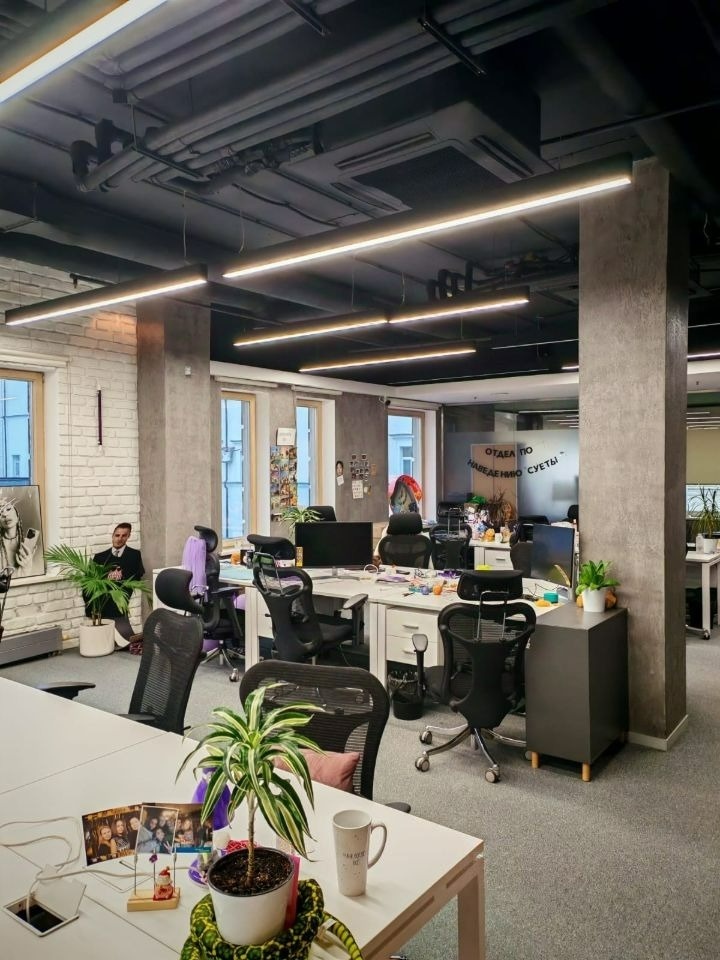 Предлагаем в аренду офис с террасой в БЦ класса А Школа журналистов

Общая площадь 1 420 кв.м.
Планировка смешанная.
Состояние: за выездом арендатора

Система внутренних коммуникаций полностью соответствует высоким стандартам класса «А»:
- центральная вентиляция с регулируемыми параметрами, 
- все