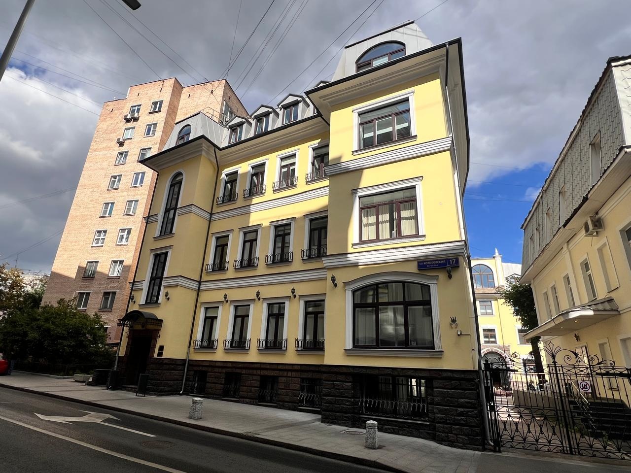 Предлагаем в аренду офис в особняке

Первый и второй этаж особняка.
Общая площадь 311 кв.м.
Смешанная планировка.

Арендная ставка  65.000 руб. за кв.м. в год с НДС.
м.м. по 25.000 руб. 

Электроэнергия по счетчику.
Все остальное включено.