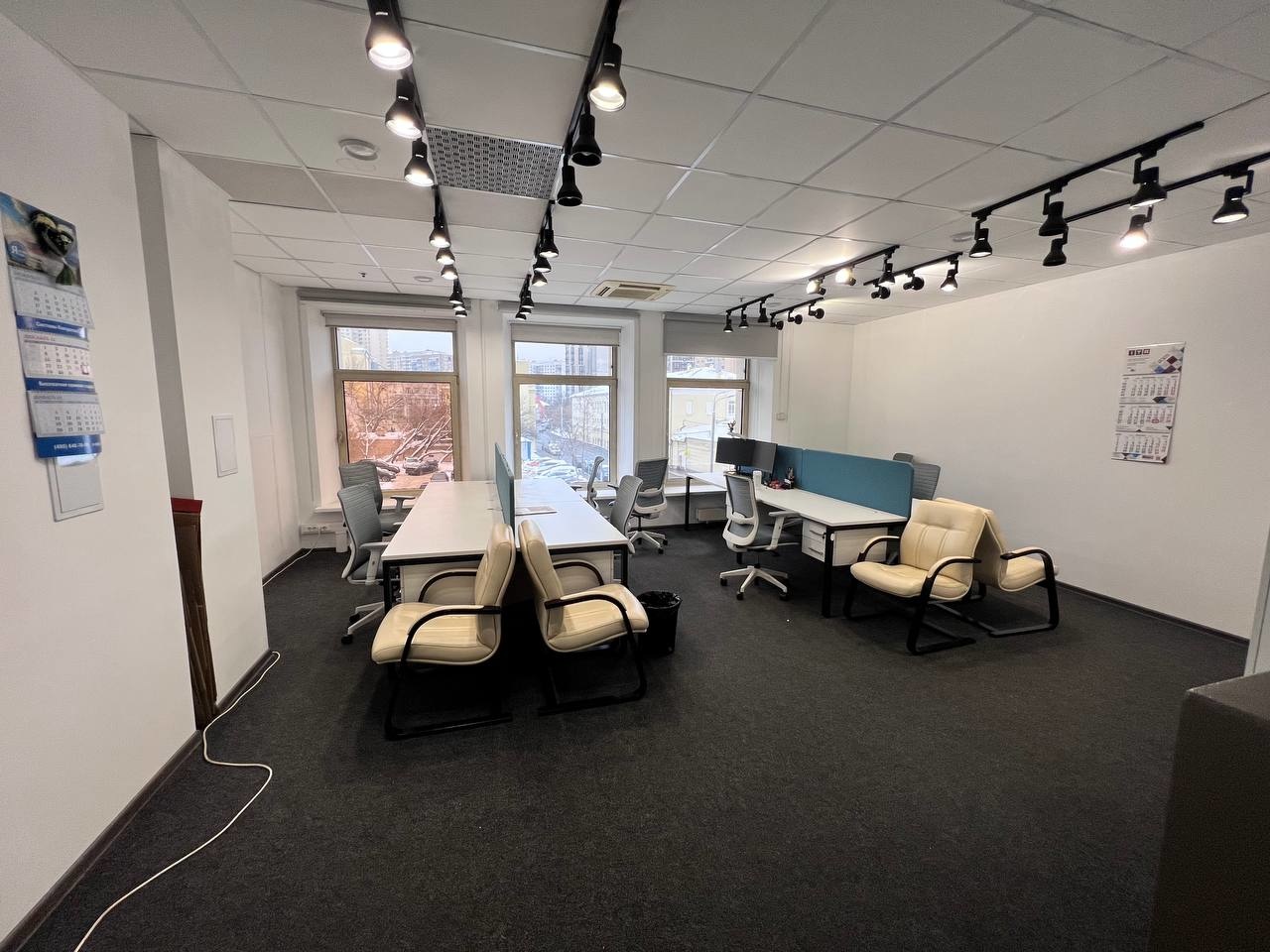 В аренду предлагается офис в Бизнес-центре класса B+ 

Общая площадь 197 кв.м.
Планировка - кабинетная, сан узлы в блоке.
3-й этаж.

Бизнес-центра класса B+ 
4 мин. пешком от м.Сухаревская  

Кондиционирование, вентиляция офиса - приточная, спринклерная система пожаротушения. 

Парковка: 25 000 подз