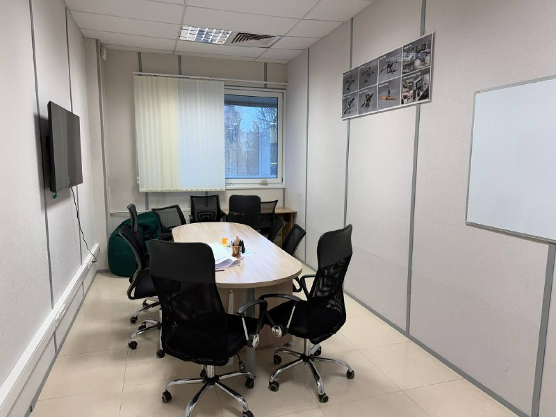 
Предлагаем в аренду офис в БЦ Премьер Плаза.

Общая площадь 173 кв.м.
Презентабельный ресепшн, четыре рабочих кабинета, три переговорных комнаты, комната приема пищи, серверная. 
Перепланировка возможна.
С отделкой.

Охрана, круглосуточное видеонаблюдение. 
Пропускная система. 
Доступ 24/7

Ставка 