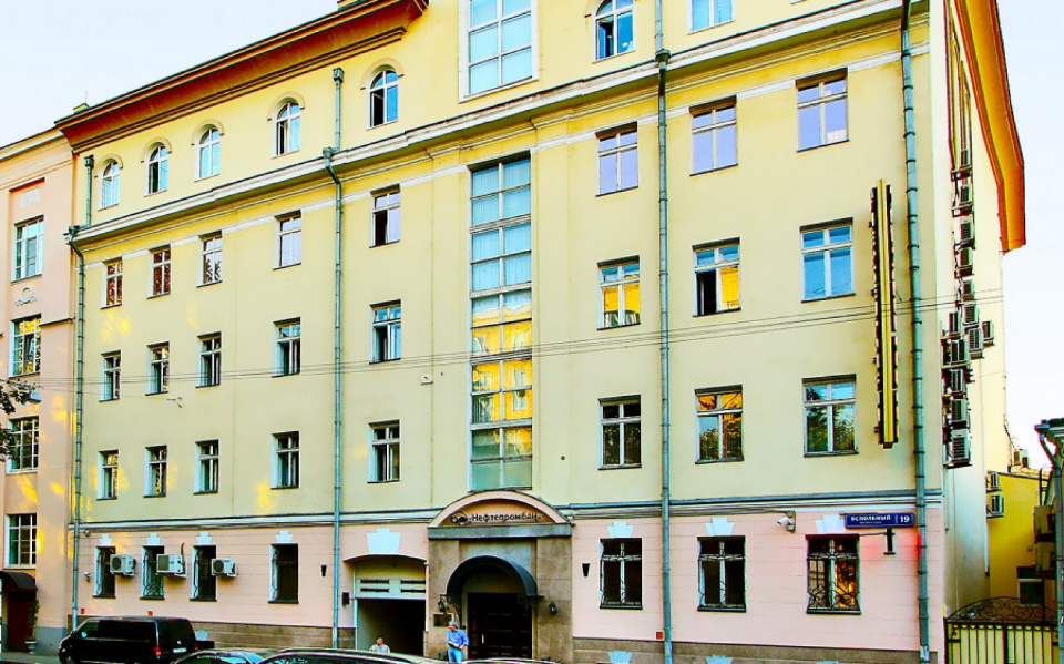 Предлагаем в аренду офис в БЦ  Вспольный пер., д. 19 .

Общая площадь: 138 кв. м.
Планировка: 4 кабинета, рецепшен и сан узел.. 
6-й этаж.

Бизнес-Центр находится в пешей доступности от метро Баррикадная и Маяковская.
Действует пропускная система.

Стоимость аренды 400 00 руб. в месяц с НДС.
Коммуна