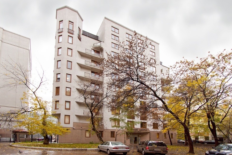 Предлагаем в аренду трехуровневый офис в БЦ Тверской класса В+. 

Общая площадь 209 м2 
Кабинетная планировка: кабинеты, рецепшен,  кухня и два сан.узла

В 3 минутах от станции м. Чеховская, м. Пушкинская, м. Тверская. 
Охрана, круглосуточное видеонаблюдение, сигнализация. 
Доступ 24/7

• Телекоммун