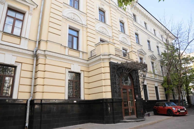 

БЛОК на 1 этаже площадью 485 м²

Отдельные кабинеты и блоки кабинетов,
переговорные, зона кухни, открытая зона 100м²
Современная офисная отделка
Готов к заезду арендатора
Регистрация Юр. адреса ИФНС 3
Высота потолков 3м
Косметический ремонт внутри помещений 2025г
Холодное и горячее водоснабжение, 