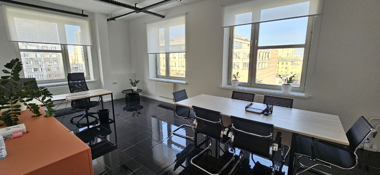 Офисный блок в БЦ на Малой Дмитровке.

Общая площадь 265 кв.м..
Качественный ремонт.
Смешанная планировка.
5-й этаж 

Стоимость аренды  927 500 руб. в месяц, включая НДС эксплуатацию.
Коммунальные услуги включены в аренду.
Обеспечительный платеж 1 месяц.
Срок договора 11 месяцев

Режим 24/7 с пропус