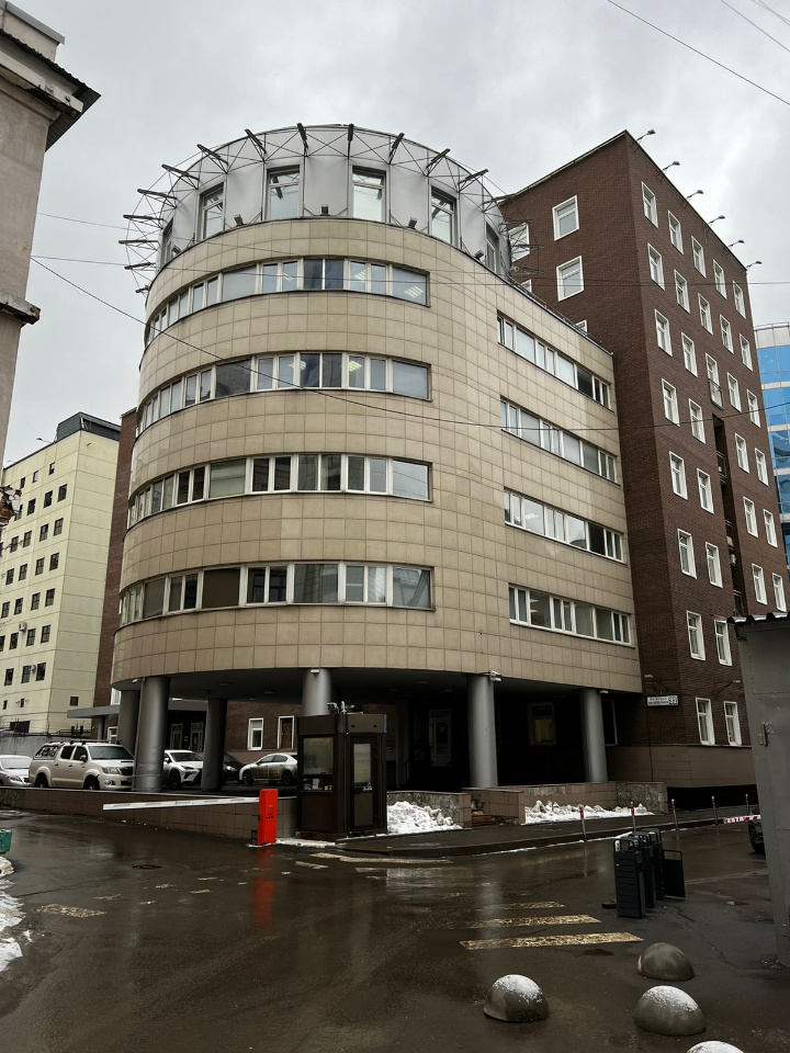 Предлагаем в аренду офис в Бизнес -Центре класса В

Общая площадь 256,4 кв.м.
Планировка кабинетная: сан. узлы, ресепшен, серверная.

Бизнес центр работает в круглосуточно 24/7 .
Помещении в состоянии за выездом арендаторов, арендные каникулы обсуждаются..
Приточно-вытяжная вентиляция и кондиционе