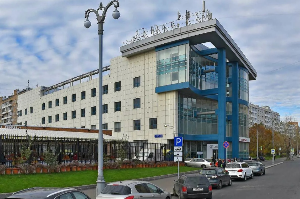 Предлагается в аренду офисное помещение 210 кв.м. в бизнес-центре «Мытная 66» от собственника. 

 Ближайшие станции метро: Тульская 
Характеристики офисного помещения: Планировка: Open space 
Отделка: готово для въезда 
Телекоммуникации: интернет, wi-fi и телефонная линия 
Вентиляция: Приточно-вытяж
