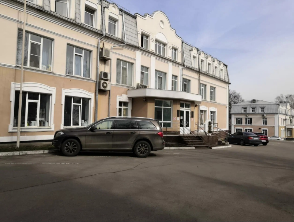 Предлагаем в аренду офис 108 кв.м.
Третий этаж.
Закрытая охраняемая территория с наземной парковкой. Удобная транспортная доступность.
В арендную ставку включено: НДС, коммунальные услуги, эксплуатационные расходы. 
