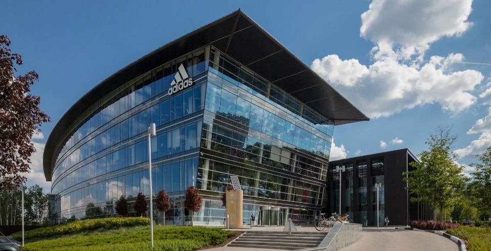 Уважаемые арендаторы! Предлагаем в аренду офисное помещение с отделкой в БЦ класса А площадью 2677 кв.м Бизнес Парк Крылатские Холмы. 
Бизнес-парк «Крылатские Холмы» – это пять современных шестиэтажных зданий, расположенных в ЗАО Москвы на границе природно-исторического парка «Москворецкий». «Крыл