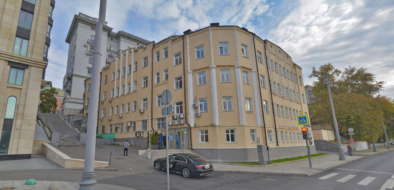 Предлагаем в аренду офисное помещение 187 кв.м.

Планировка кабинетная, все кабинеты с окнами. 
Высота потолков 3 м. 
Доступ 24/7. 

Система кондиционирования. 
Собственная эксплуатационная служба. 
Интернет провайдеры - «Ренет Ком» и «Рейлтелеком»
Территория находится под охраной ЧОП.
Пропускной ре