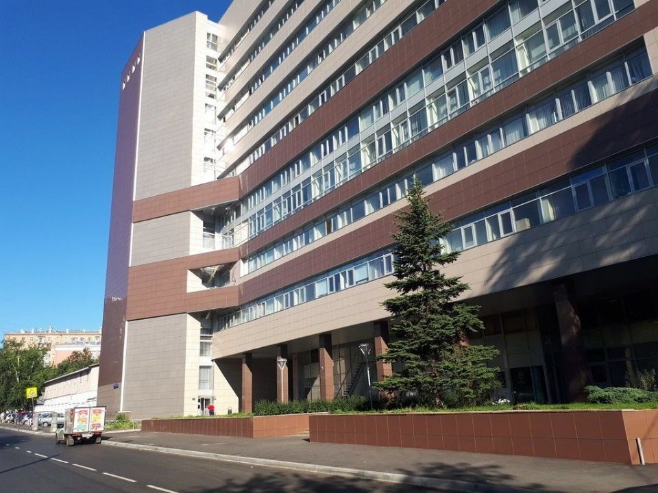 Без комиссии. Прямая аренда от собственника. 

Общая площадь 115 кв.м. 
Состоит из трех кабинетов, имеет собственный с/у, подвод воды. Также во всех комнатах установлены кондиционеры. Офис с панорамным видом.

Бизнес-центр класса В+ расположен по адресу Староалексеевская 5. 
7 минут пешком до метро 
