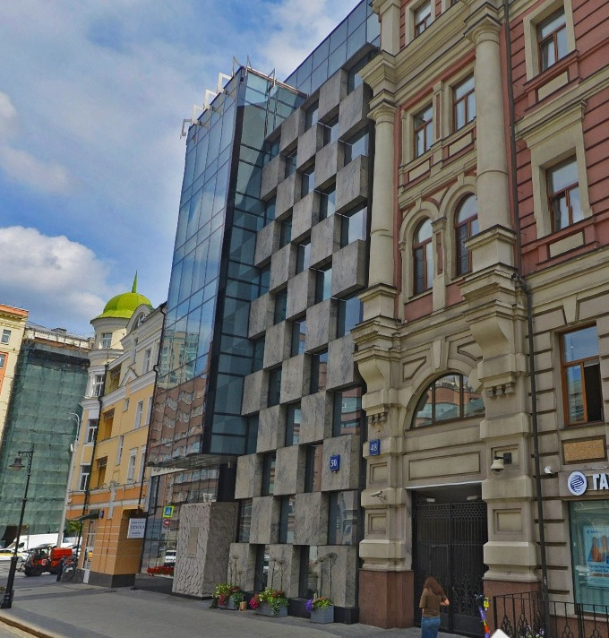 Предлагаем в аренду офис в бизнес-центре «Пульман».

Общая площадь 247,3 кв.м.
Этаж целиком, панорамный вид,

Смешанная планировка: ресепшен, зона руководителя, переговорная, санузел. 

Вентиляция: приточно-вытяжная.
Кондиционирование: центральное.
Охрана: круглосуточная охрана здания.

м. Красные в