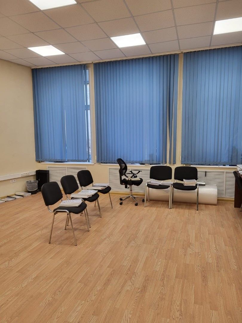 Предлагаем в аренду помещение, расположенное по адресу: Архангельский переулок, дом 7

Общая площадью 193 м2.
Отдельный вход
Первый этаж
Высота потолков 3,2 м
Доступ 24/7

Планировка офиса включает в себя просторную зону ресепшн, холл, санузел, кладовку и 6 кабинетов площадью от 12 до 35 метров, в о